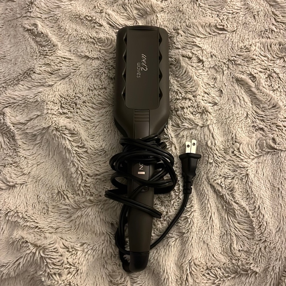 Remington Wet2Waves crimper